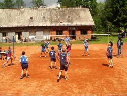 Volejbalový zápas TJ Sokol Výprachtice B - TJ Sokol Dolní Dobrouč (5.6.2005)